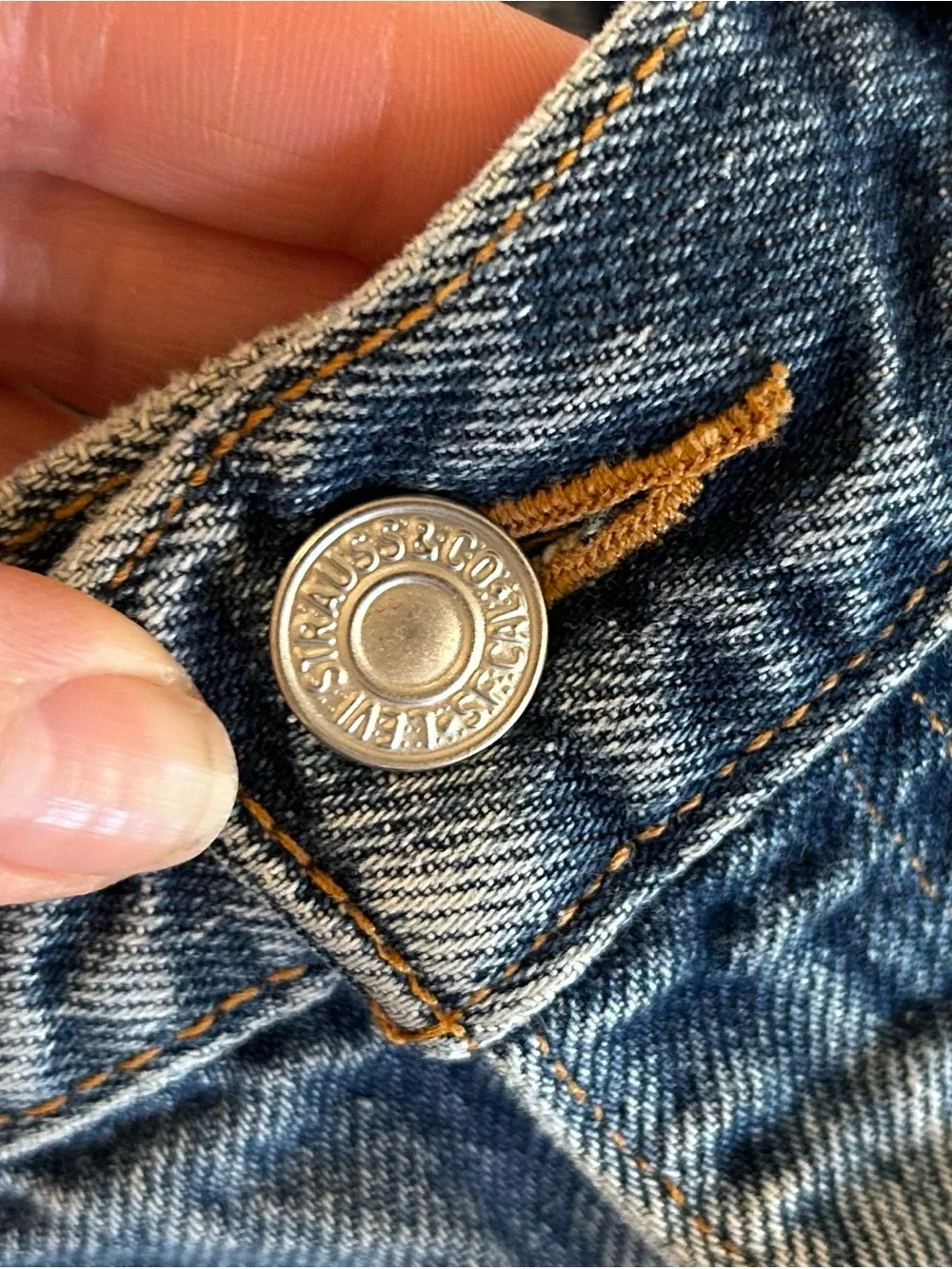 Vintage 2001 Men's Levi's 505's in Light Blue Wash 30 x 32